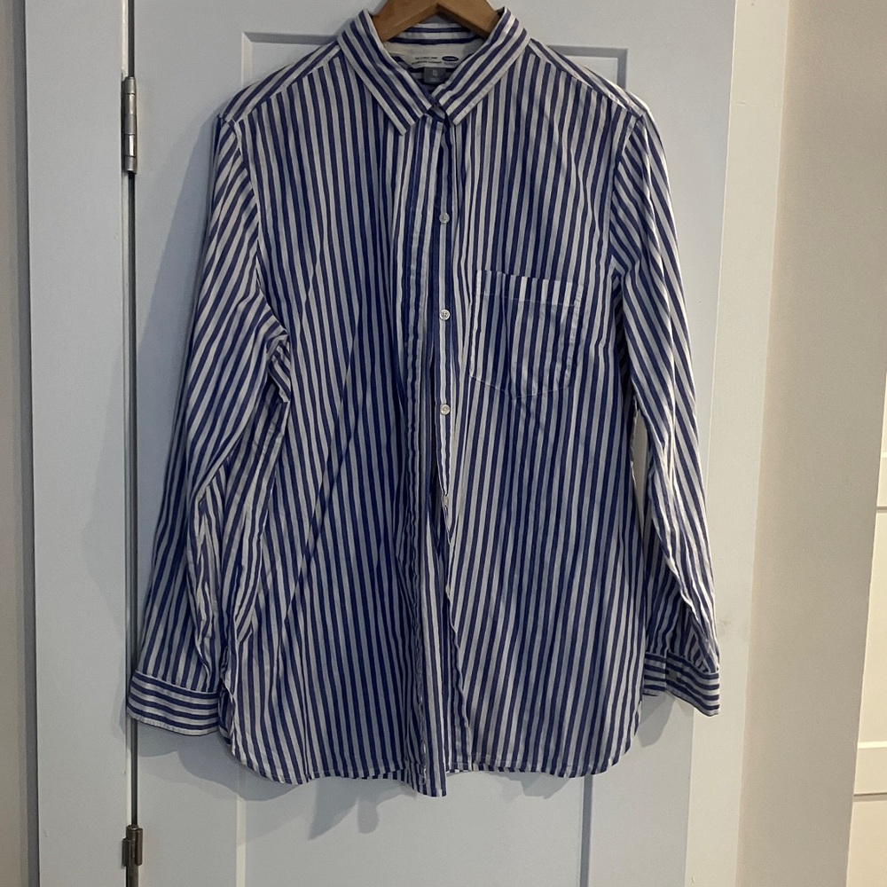 Old Navy women’s Navy and White Striped Shirt